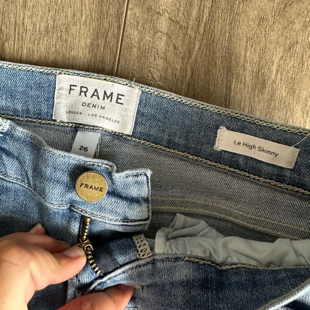 Frame Le High Skinny Front Chew Paltrow 26 NWOT